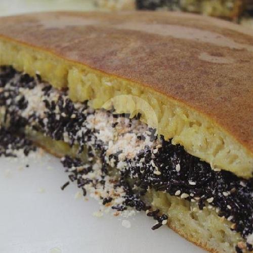 Coklat Kacang Wijen menu Iwan Martabak Bangka Asli, Tambora