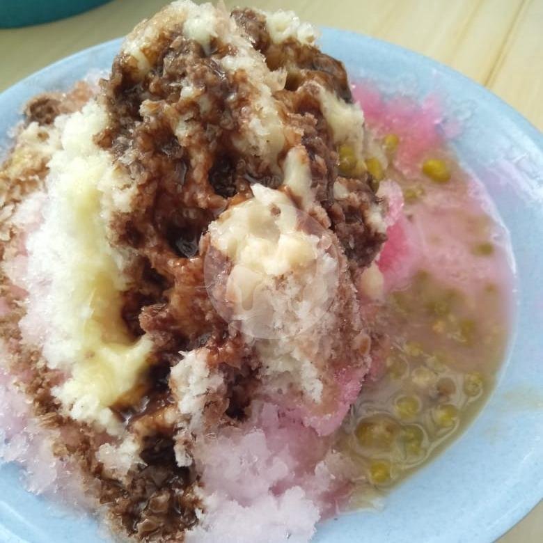 Es Teler menu Es Campur Rampal Pak Dji, Sawojajar
