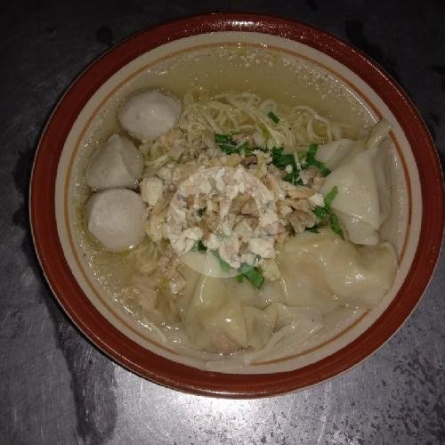 Mie Kuah Pangsit menu Mie Baso Kaka Miskam