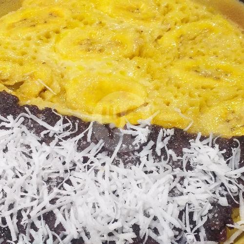 Martabak Ray Caringin: Kenangan Manis dalam Setiap Gigitan