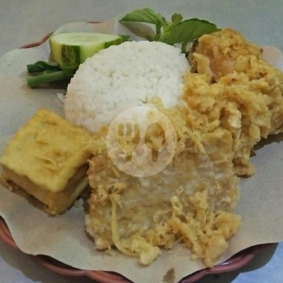 Es Jeruk menu Lalapan Cak Midi, Cengger Ayam