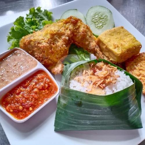Nasi Uduk + Ayam Bakar + Tahu Tempe menu Nasi Uduk Ayam Tulang Lunak Pak Eddy, Kebon Sirih Timur