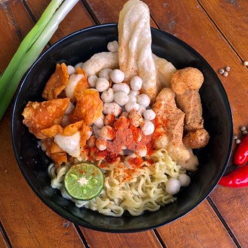 Pangsit Ayam Keju Melt With Chili Oil menu Baso Aci & Cuanki Hareudang, Kasihan