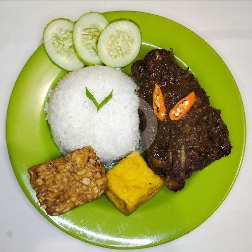 Nasi Bebek Potong Dada Sedang menu Nasi Bebek khas Madura Bu Fita
