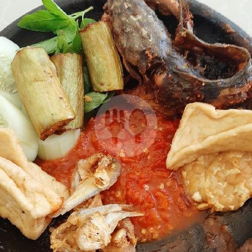 Nasi Babat Campur + Cumi menu Nasi Babat & Penyetan Nonik Madura, Saritama