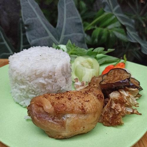 Review Lesehan Bu Heri: Pengalaman Kuliner Lezat di Krapyak Sleman