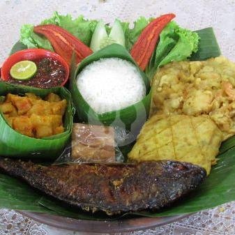 Ayam Bakar Ampera menu Warung Nasi Ampera, Pajajaran