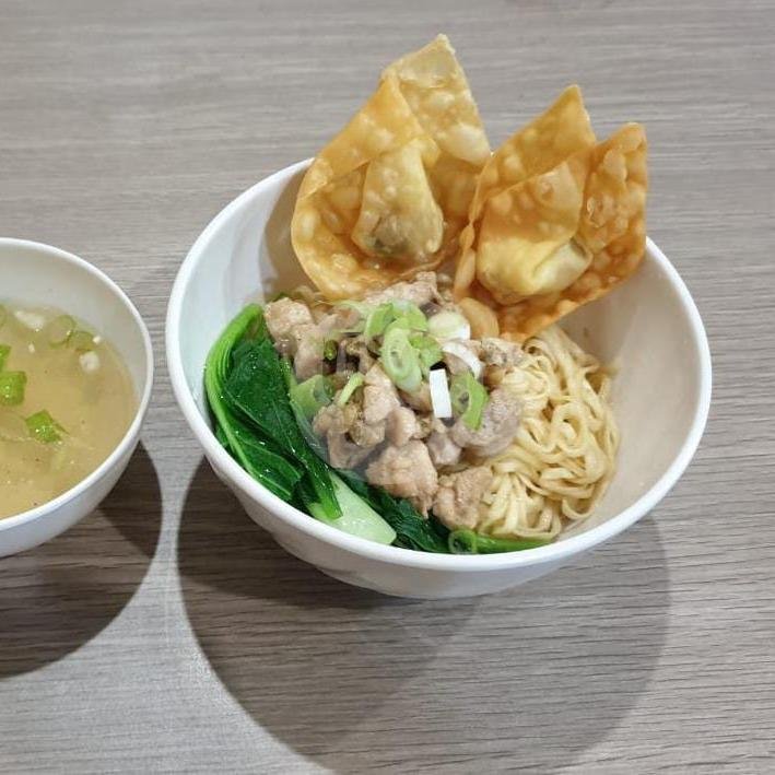 Mie Ayam Pangsit Rebus menu Mie Ayam Jakarta Bang Rudy, Gubeng