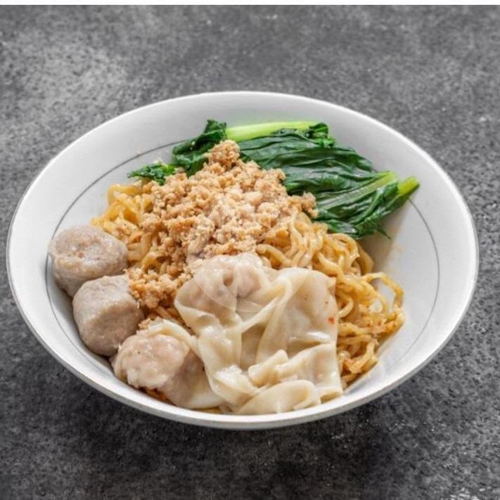 Review Mie Pinangsia Tans Noodle: Surga Kuliner di Rungkut Mejoyo Surabaya