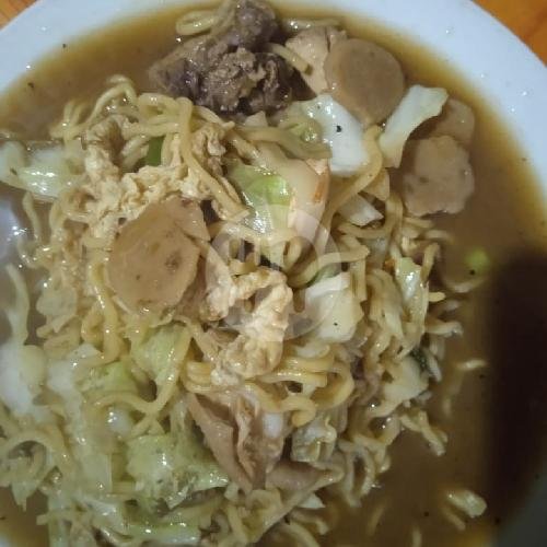 bihun goreng ayam.bakso.telur. Krupuk menu Bakmi Surabaya Cak Maman, Pedurungan