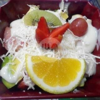Salad Buah menu Kedai Nissaku, Rancamaya