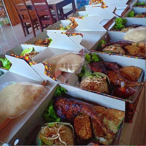 Ayam Goreng Kampung Sambel Trasi menu Rm Sedep Wangi, Dr Wahidin