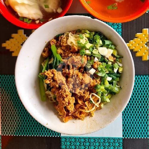 Bakmi Ayam Bakso Pangsit menu Bakmi Ayam Keriting Bowo