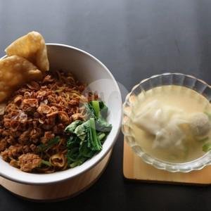 Yammie Sechuan Manis menu Mie Ayam Bandung 59, Mozes