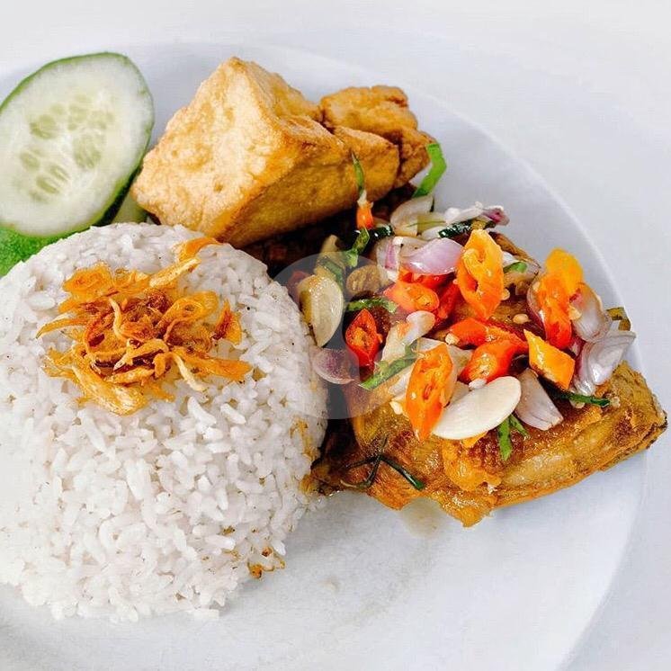 Nasi Putih + Ayam Goreng Sambal Matah menu Kedai Conel, Kartika