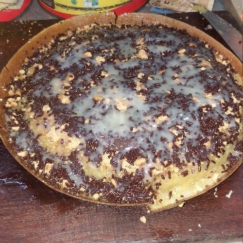 Martabak Manis Pisang Cokelat Susu menu Martabak King, Karbela