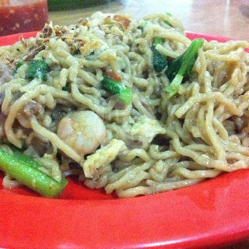 Review Mie Lezat dan Suasana Cozy di Kantin Siantar Kopo Bandung