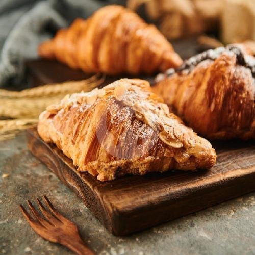 Butter croissant menu Nuansa Kopi, Gajah Mada