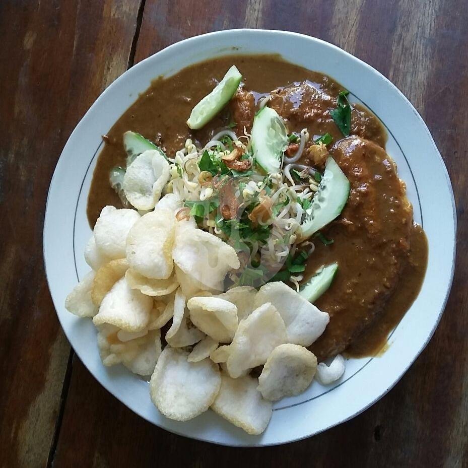 Tahu Telor + Nasi menu Rujak Sulfat Mbak Win, Blimbing