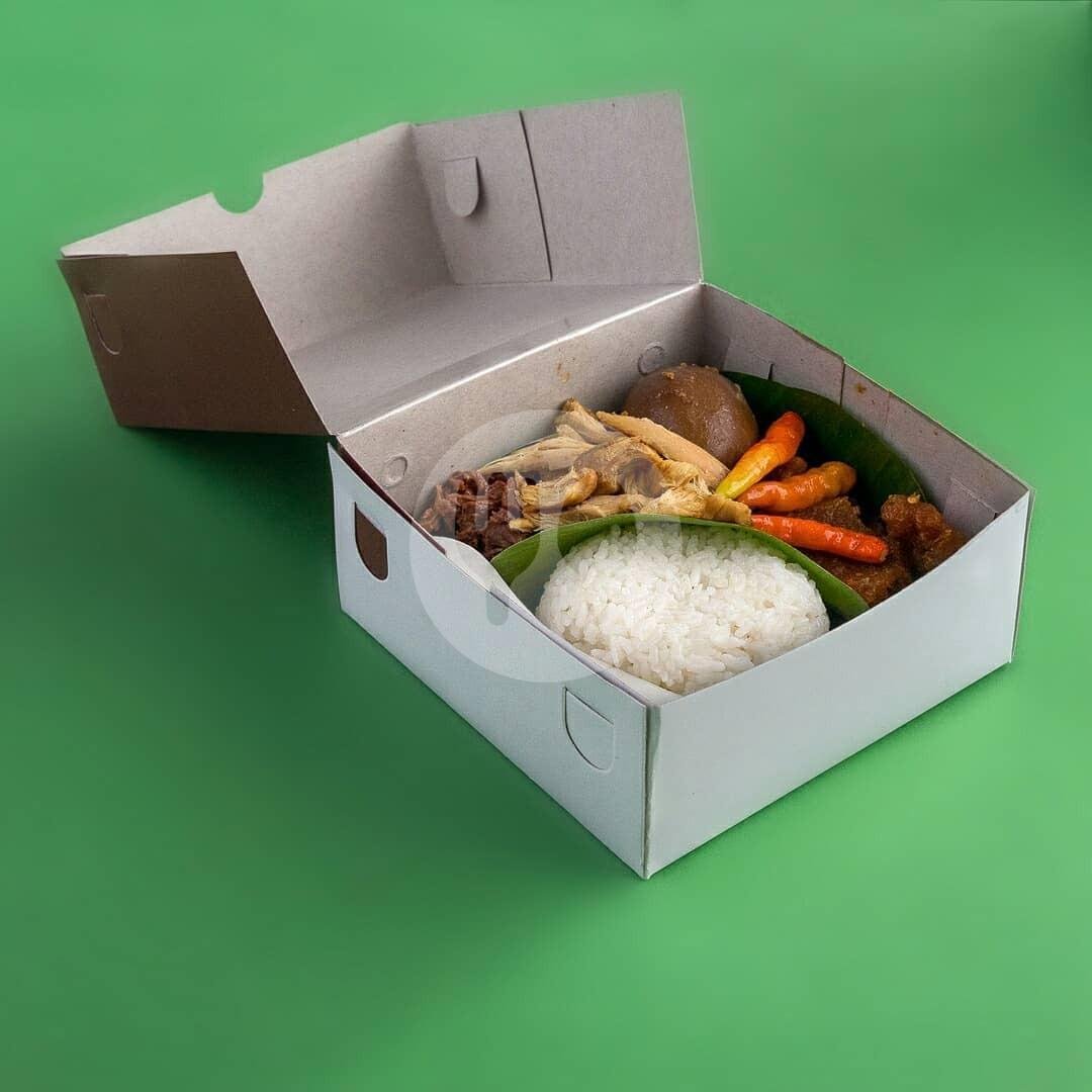 Nasi Gudeg + Krecek + Suwir menu Gudeg Yu Djum, Mayjend Sutoyo