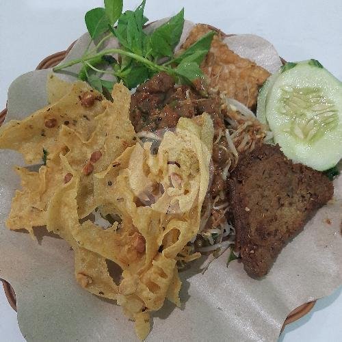Sego Pecel Ayam menu Sego Pecel Jambu Alas, Waru