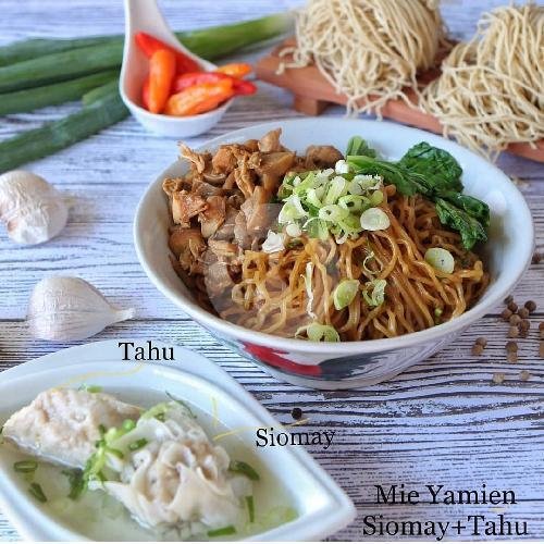 Mie Ayam Komplit (Porsi Jumbo) (Yamin / Bangka) + Gratis Aqua Gelas menu Mie Ayam Bangka Merry, Pasir Gunung Selatan