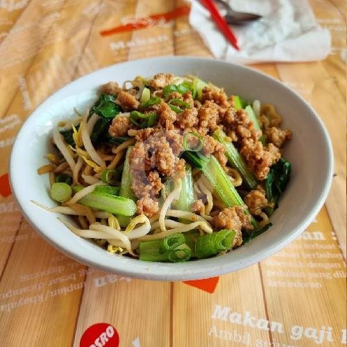Review Bakmi Bangka Ahaw: Surga Mie Jumbo di Kelapa Gading