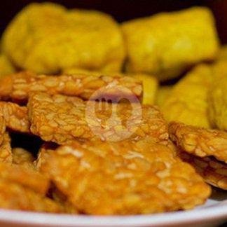 Ttempe menu Pecel Lele 78 Kremes, Kota