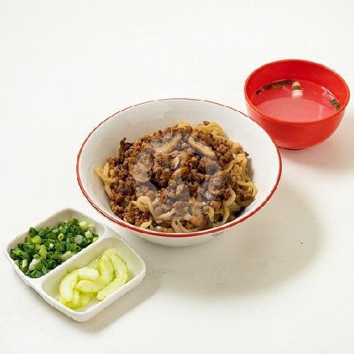 Bubur Ayam menu Yong Luck Club, Sambikerep
