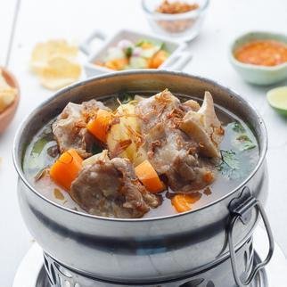 Sop Buntut Ibu Henny: Nostalgia dan Kenikmatan di Kelapa Gading
