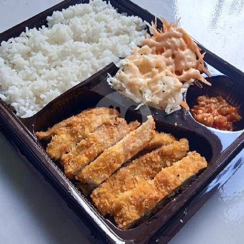 Seblak Teh Dede: Surga Kuliner Pedas di Rancabungur, Tasikmalaya