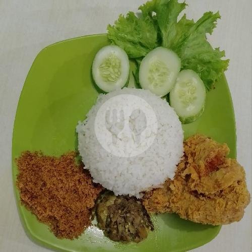 Nasi Ayam Serundeng + Air Mineral menu Ayam Serundeng SPG, Jatinangor
