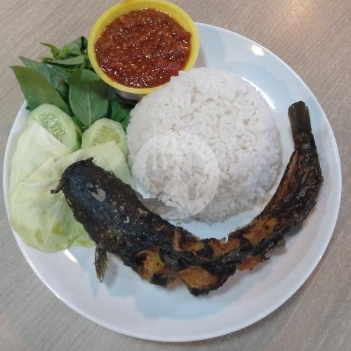 Nasi Uduk Komplit menu Nasi Uduk & Pecel Lele Cendana, Sukarasa