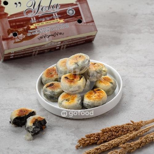 Bakpia Basah Rasa Kumbu Hitam Isi 15 menu Bakpia Pathok Yola, Ngampilan