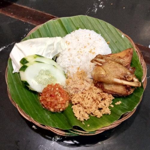 Nasi Gudeg Krecek Paha Telor menu Gudeg, Brongkos, Gulai Sapi RM Priyayi, Kartasura