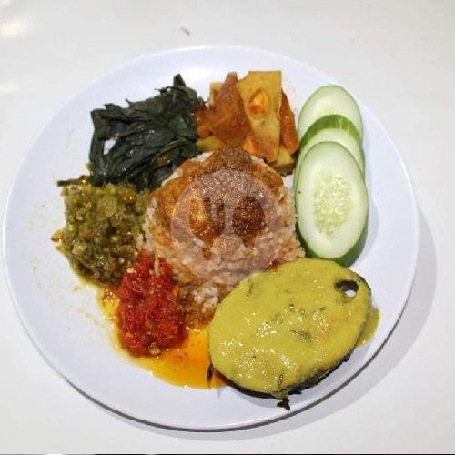 Nasi Rendang komplit free es /hangat jeruk peras menu Masakan Padang Pusako, Kebon Kawung 