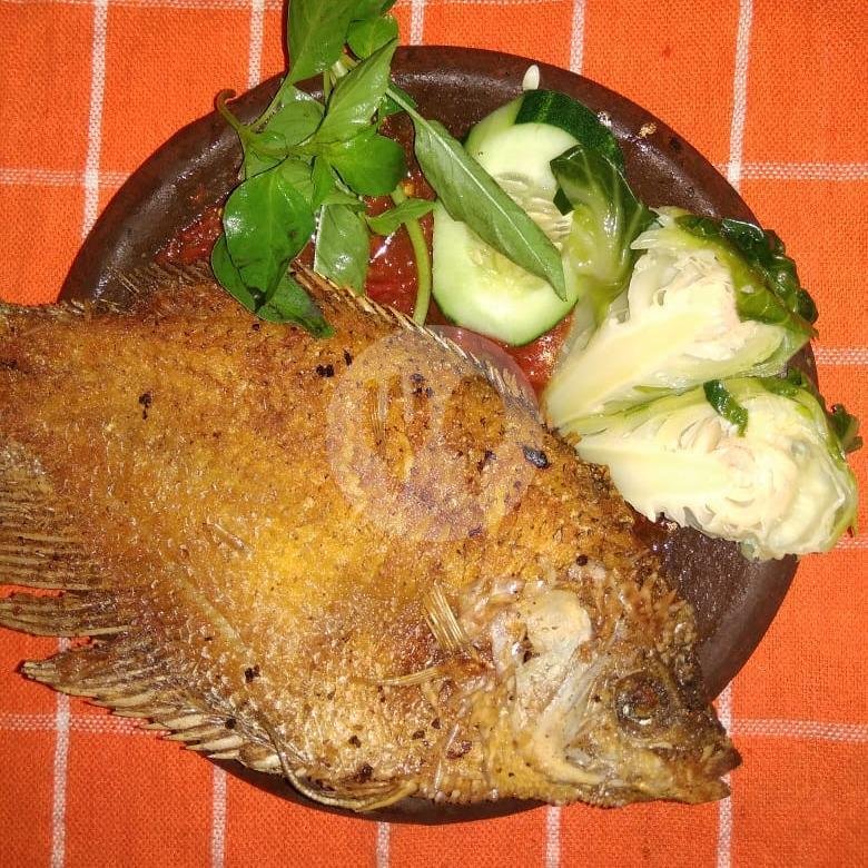 Spesial Penyetan Sambal Tempong: Surga Kuliner Pedas di Malang