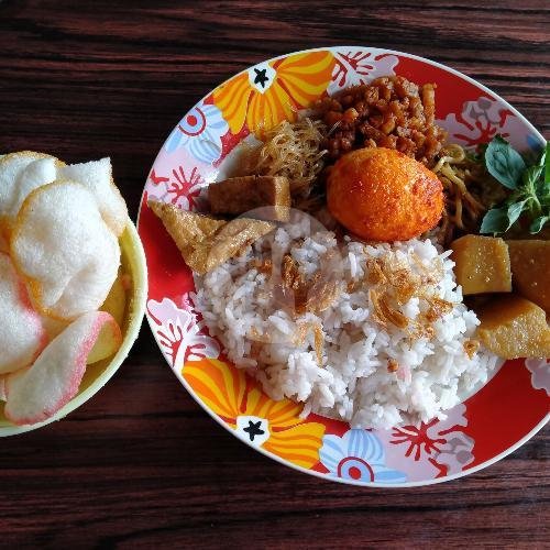 Paket Nasi Uduk Telor Ceplok Kecap menu Nasi Uduk Ibu Miat, Adiarsa