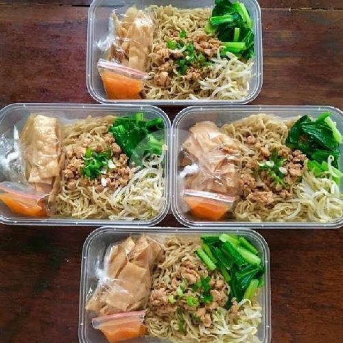 Es Jeruk Peras menu Mie Ayam BCA (Bakmi Cahaya Agung), Kembangan