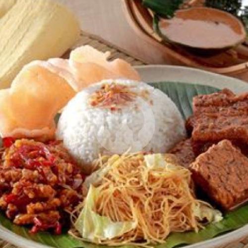 Review Nasi Uduk Bang Iman Persada: Surga Kuliner di Rancabolang Bandung