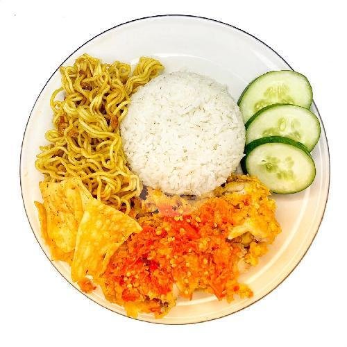 Mie Goreng Biasa + Pangsit + Ayam Geprek + Nasi menu Ayam Geprek SH, Umbulmartani