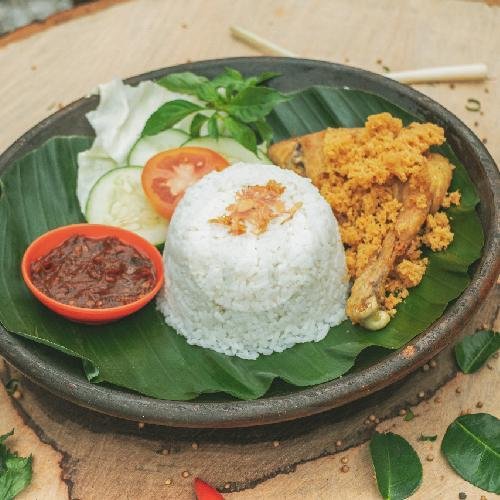 Nasi Ayam Goreng menu Ayam Goreng Mbok Berek Garden Jogja, Magelang