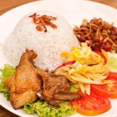 Nasi Uduk Ayam Goreng menu Nasi Uduk & Ayam Goreng Daeng, Sukasari
