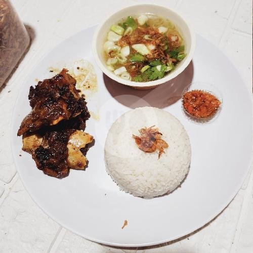Iga Bakar Kuah Sop menu Jagonya Sapi Mb Darsini, Gondangrejo