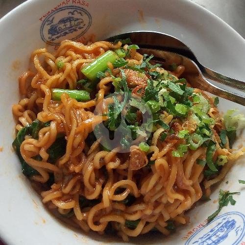 Review Kuliner: Bakso Mas Benci Tapi Rindu, Surga Mie Ayam dan Bakso di Cihampelas