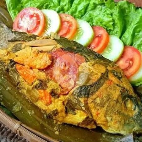 Pepes Ikan Teri menu Khaira Ayam Goreng, Sukabumi