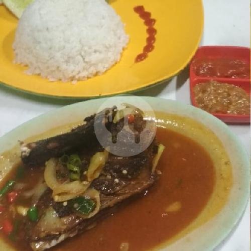 Bebek Goreng Saos Padang + Nasi menu Seafood & Pecel Lele Putra Ronggolawe, Tawang
