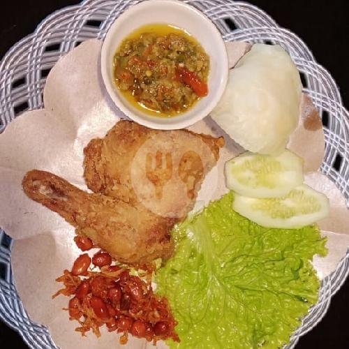 Nila + Nasi menu Waroeng Halim Pecel Lele Hot, Tanjung Sabar