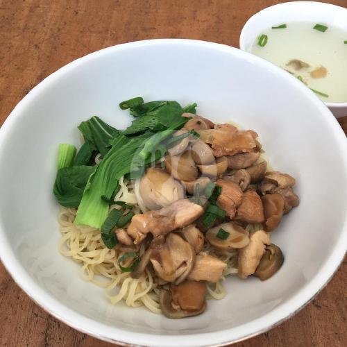 Ayam Geprek Rice Bowl menu Bakmi Surabaya, Adi Sucipto