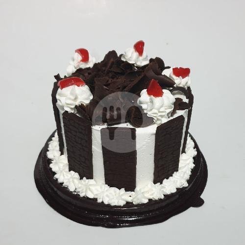 Blackforest Classic Coklat Large ( Diameter 16cm Tinggi 7cm ) menu Toko Kue Lingga Kitchen, Rancabentang